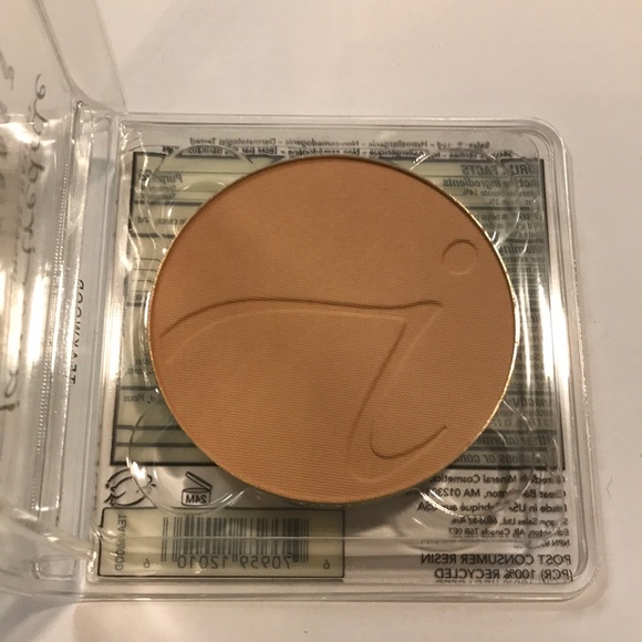 TEAKWOOD PurePressed Base Foundation - Picture 1 of 3